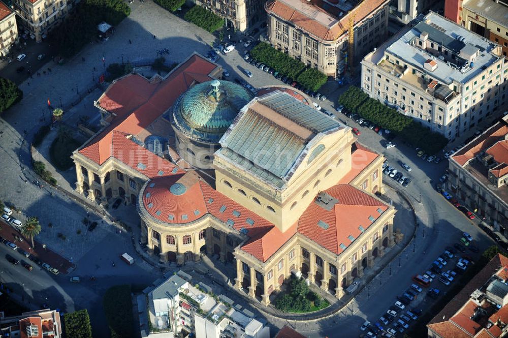 Palermo aus der Vogelperspektive: Teatro Massimo in Palermo auf Sizilien in Italien