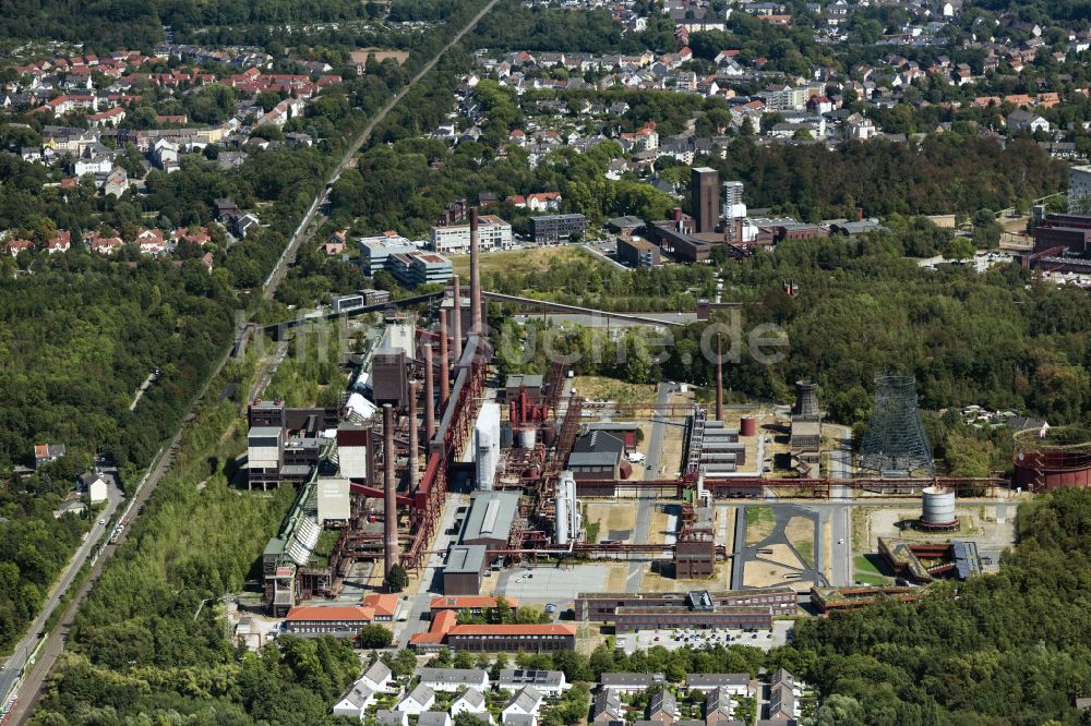 Luftaufnahme Essen - Technische Anlagen im Industriedenkmal der ehemaligen Kokerei Zeche Zollverein in Essen im Bundesland Nordrhein-Westfalen, Deutschland