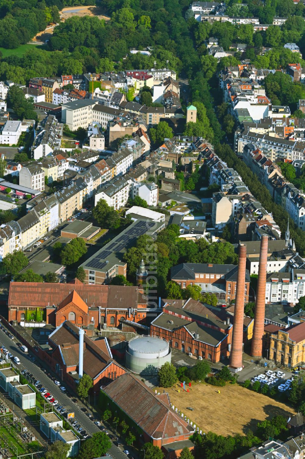 Köln von oben - Technische Anlagen im Industriedenkmal Heizkraftwerk in Köln im Bundesland Nordrhein-Westfalen, Deutschland