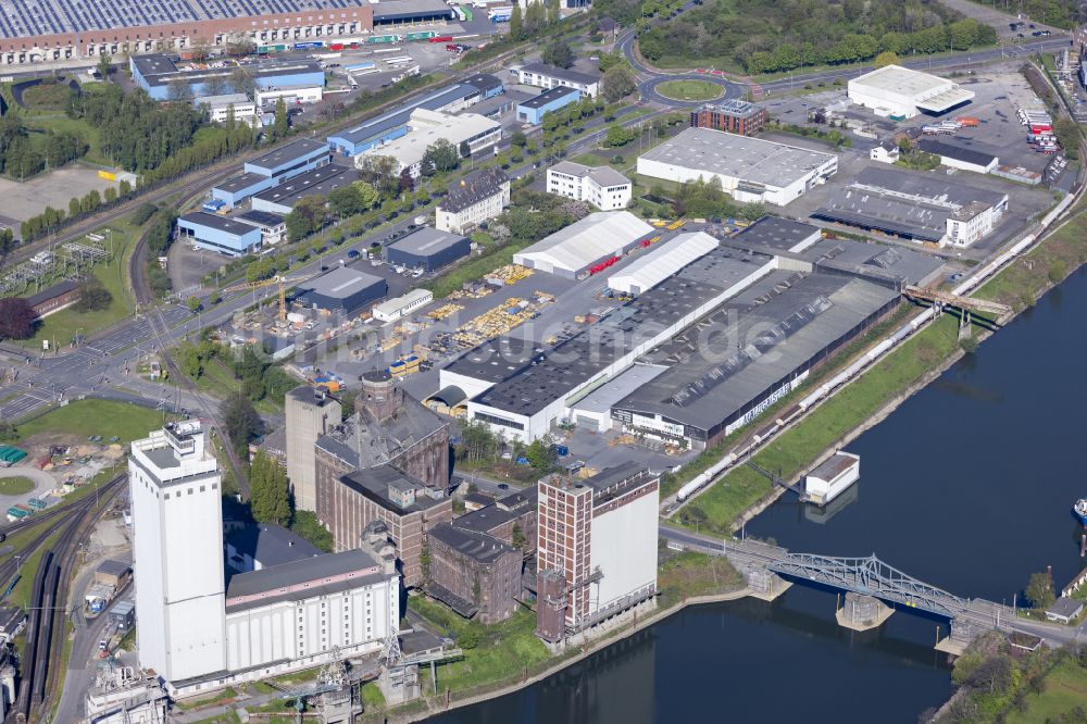 Luftbild Duisburg Süd - Technische Anlagen im Industriegebiet entlang der Hafenstraße in Krefeld im Bundesland Nordrhein-Westfalen, Deutschland