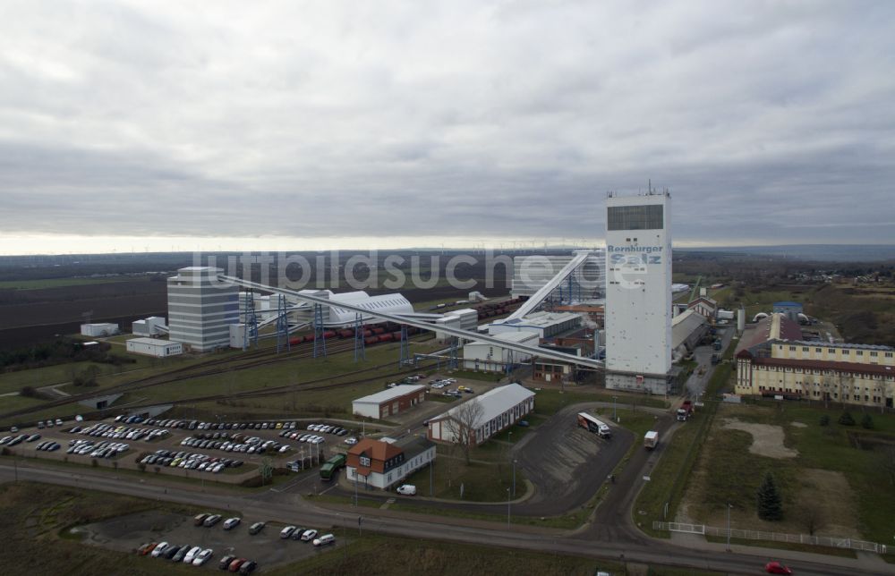 Luftbild Bernburg (Saale) - Technische Anlagen im Industriegebiet der ESCO Bernburger Salzwerke in Bernburg (Saale) im Bundesland Sachsen-Anhalt, Deutschland