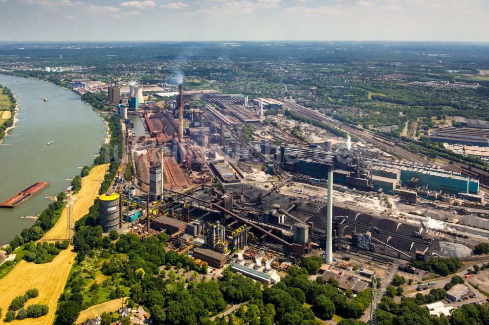 Duisburg aus der Vogelperspektive: Technische Anlagen im Industriegebiet des HKM Hüttenwerk der Krupp Mannesmann in Duisburg im Bundesland Nordrhein-Westfalen