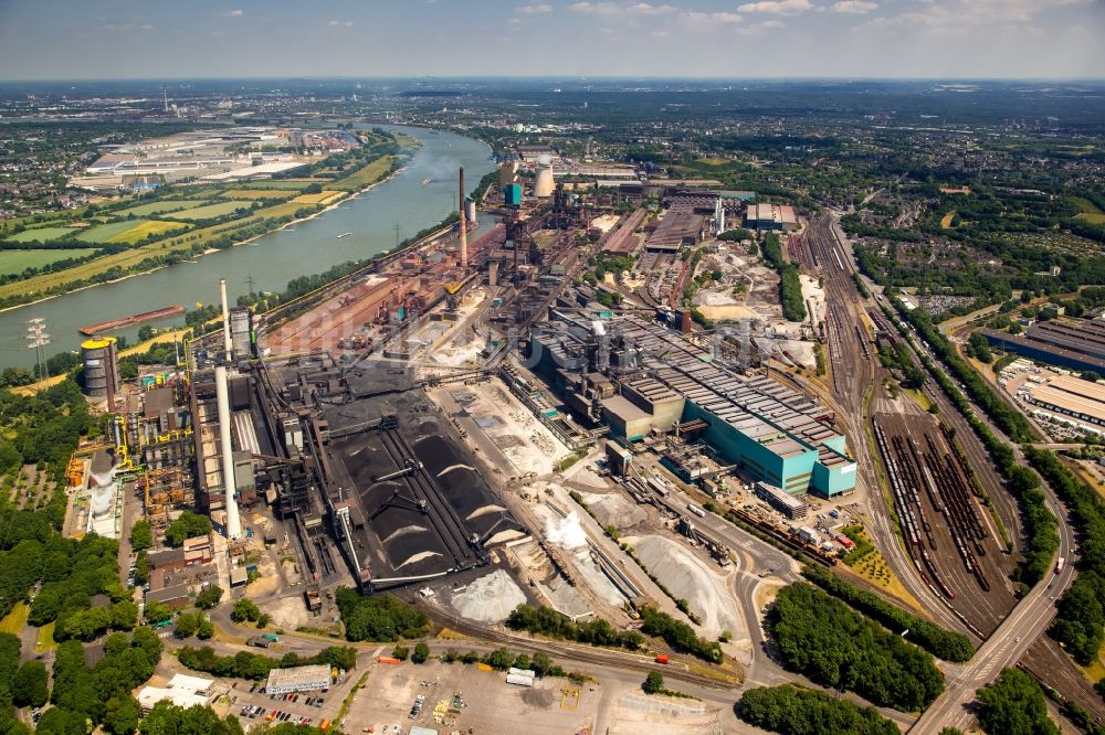 Luftaufnahme Duisburg - Technische Anlagen im Industriegebiet des HKM Hüttenwerk der Krupp Mannesmann in Duisburg im Bundesland Nordrhein-Westfalen