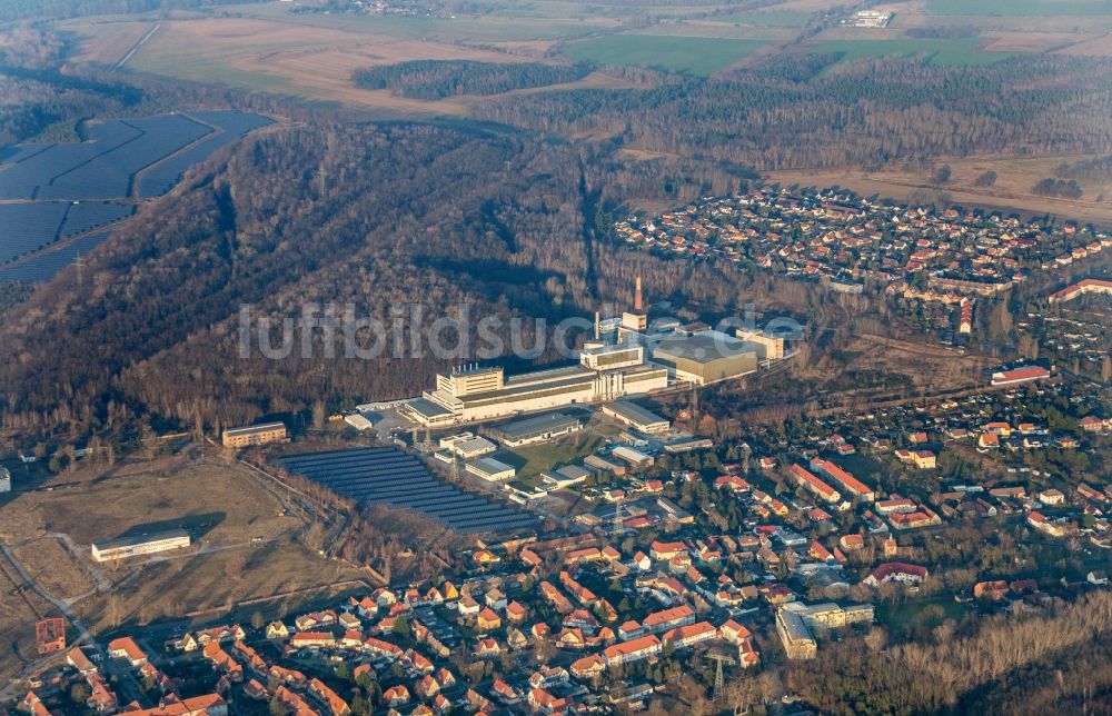 Luftaufnahme Gräfenhainichen - Technische Anlagen im Industriegebiet der Imerys Fused Minerals in Gräfenhainichen im Bundesland Sachsen-Anhalt, Deutschland