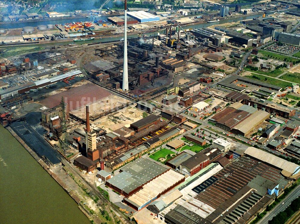 Duisburg von oben - Technische Anlagen im Industriegebiet Kupferhütte im Kasslerfeld in Duisburg im Bundesland Nordrhein-Westfalen