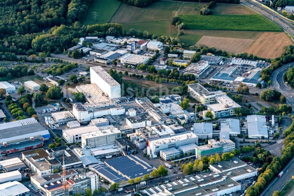 Luftbild Freiburg im Breisgau - Technische Anlagen im Industriegebiet Pfizer Freiburg in Freiburg im Breisgau im Bundesland Baden-Württemberg, Deutschland