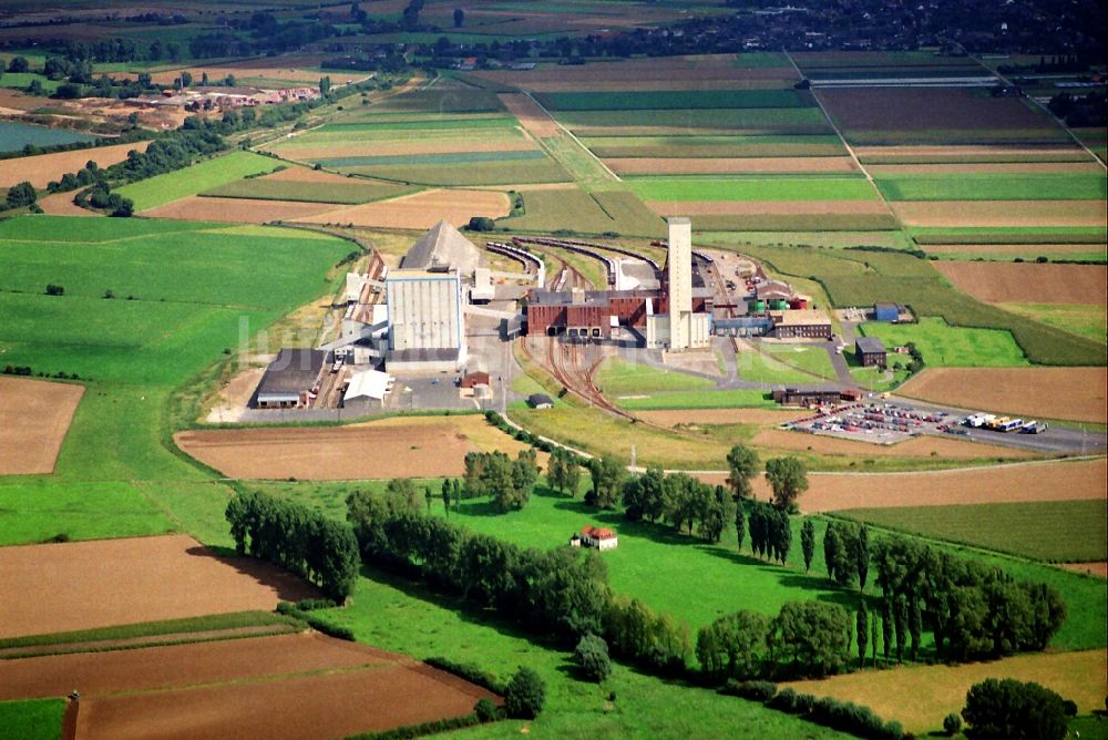 Rheinberg aus der Vogelperspektive: Technische Anlagen im Industriegebiet Steinsalzbergwerk Borth in Rheinberg im Bundesland Nordrhein-Westfalen