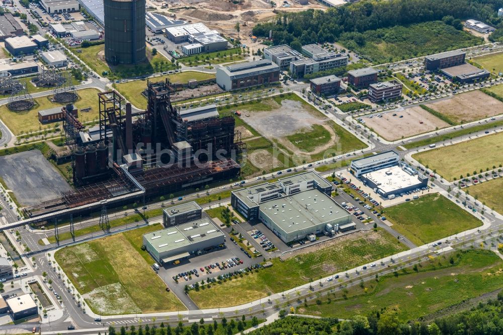 Luftaufnahme Dortmund - Technische Anlagen und Produktionshallen auf dem ehemaligen Hochofengelände Phoenix - West in Hörde in Dortmund im Bundesland Nordrhein-Westfalen