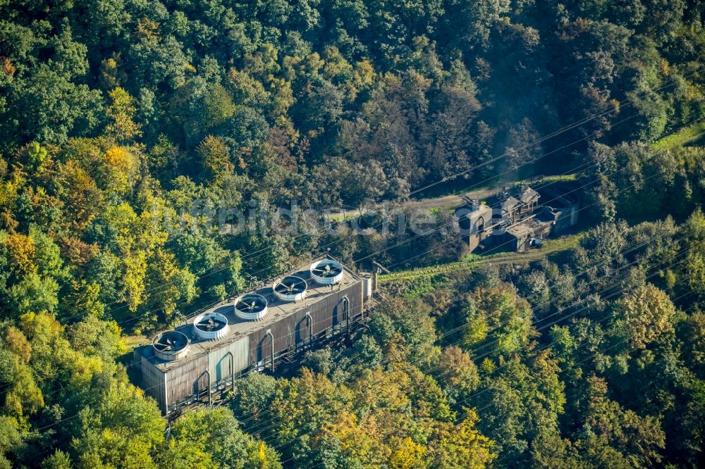 Siegen von oben - Technische Anlagen und Produktionshallen des Stahlwerkes Deutsche Edelstahlwerke GmbH in Siegen im Bundesland Nordrhein-Westfalen