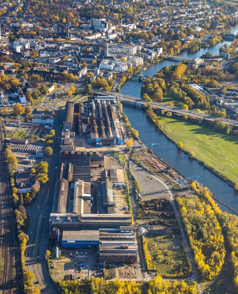 Luftaufnahme Mülheim an der Ruhr - Technische Anlagen und Produktionshallen des Stahlwerkes Friedrich Wilhelms-Hütte Stahlguss GmbH in Mülheim an der Ruhr im Bundesland Nordrhein-Westfalen, Deutschland