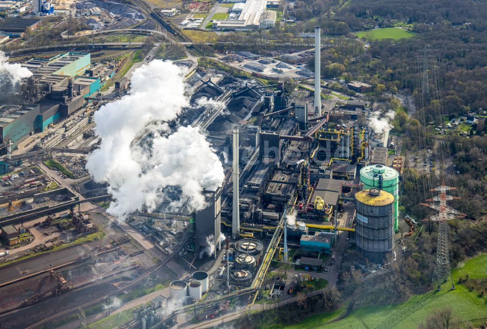 Luftaufnahme Duisburg - Technische Anlagen und Produktionshallen des Stahlwerkes an der Mannesmannstraße im Ortsteil Hüttenheim in Duisburg im Bundesland Nordrhein-Westfalen, Deutschland