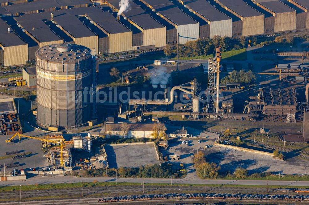 Luftbild Beeckerwerth - Technische Anlagen und Produktionshallen des Stahlwerkes thyssenkrupp Steel Europe AG in Duisburg im Bundesland Nordrhein-Westfalen