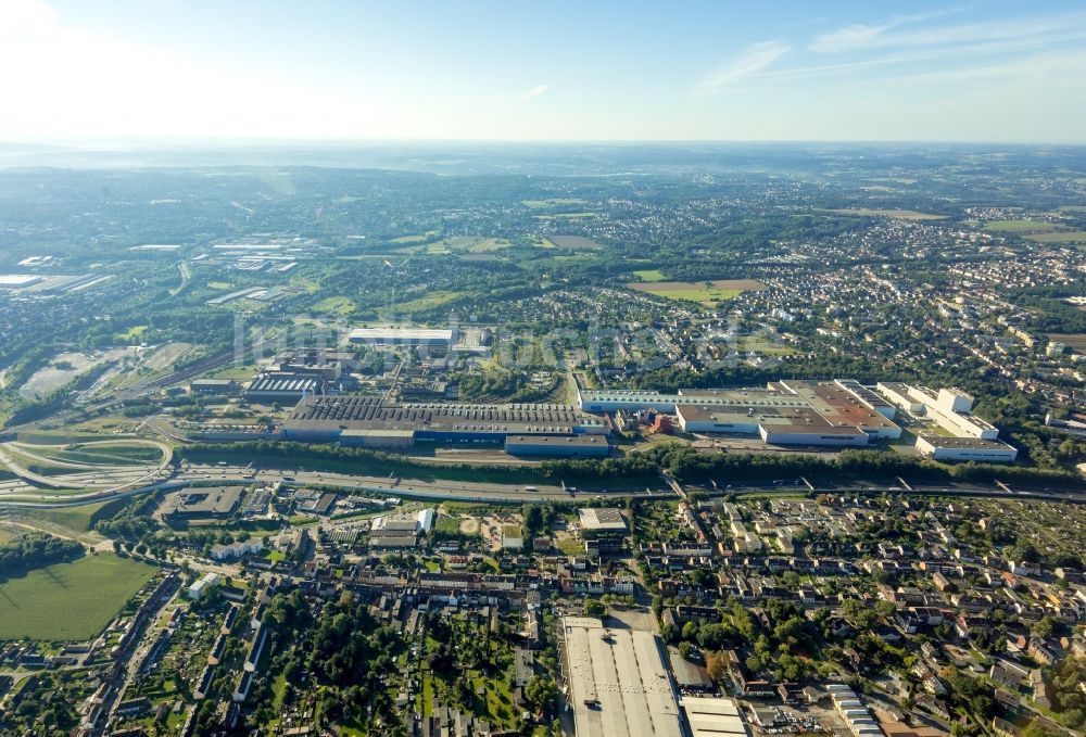 Luftbild Bochum - Technische Anlagen und Produktionshallen des Stahlwerkes der thyssenkrupp Steel Europe AG entlang der Essener Str. im Ortsteil Wattenscheid in Bochum im Bundesland Nordrhein-Westfalen, Deutschland