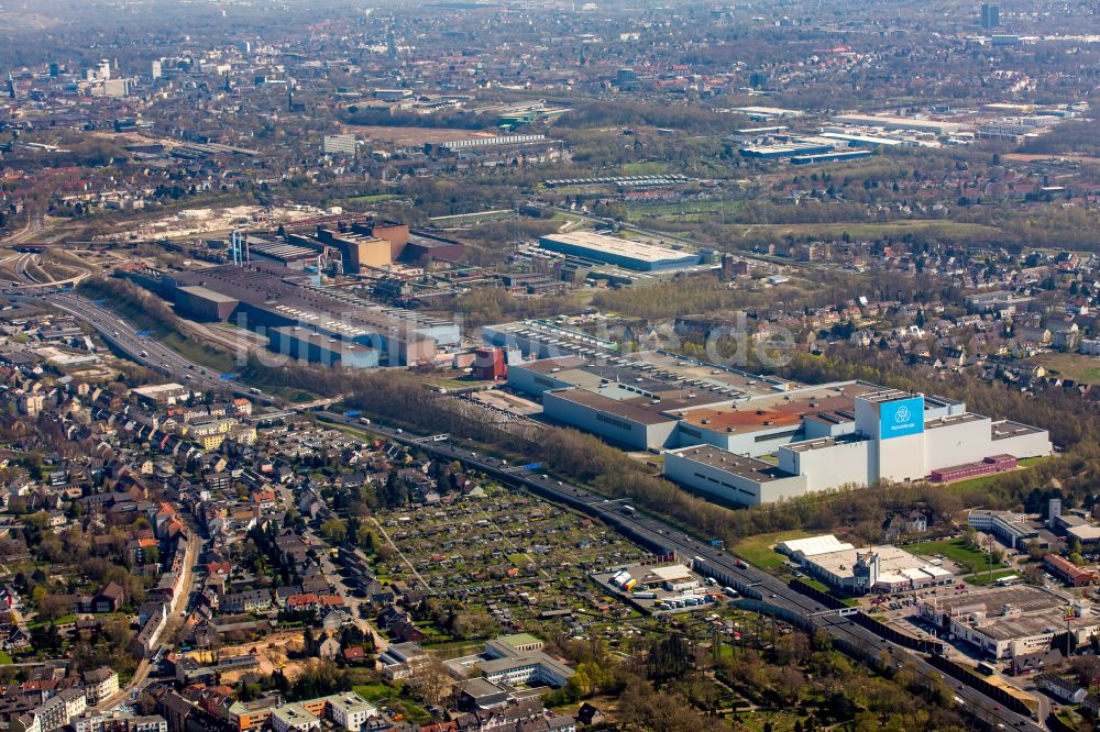 Bochum aus der Vogelperspektive: Technische Anlagen und Produktionshallen des Stahlwerkes Thyssenkrupp Steel Europe AG im Ortsteil Wattenscheid in Bochum im Bundesland Nordrhein-Westfalen, Deutschland