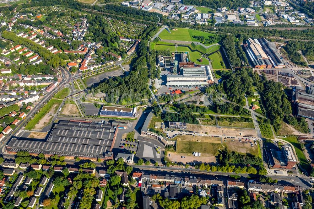 Luftaufnahme Bochum - Technische Anlagen und Produktionshallen der Thyssen Krupp Stahl AG am Westpark in Bochum im Bundesland Nordrhein-Westfalen