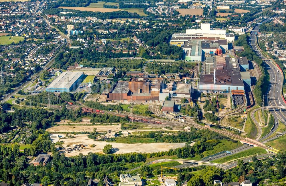 Luftaufnahme Bochum - Technische Anlagen des Stahlwerkes der thyssenkrupp Steel Europe AG entlang der Essener Straße im Ortsteil Wattenscheid in Bochum im Bundesland Nordrhein-Westfalen, Deutschland