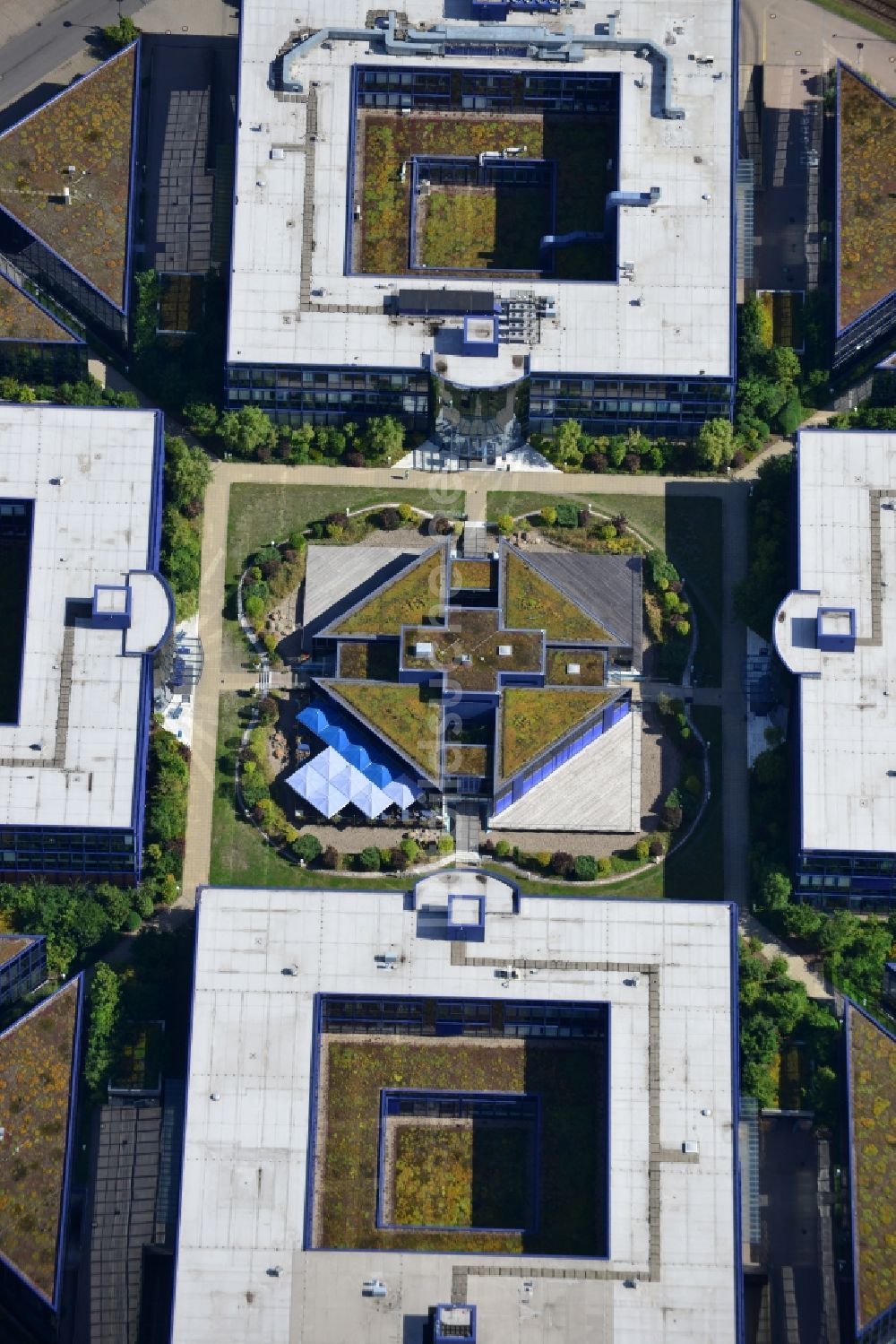 Hennigsdorf aus der Vogelperspektive: Technologiezentrum Blaues Wunder in Hennigsdorf im Bundesland Brandenburg