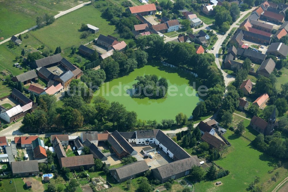 Luftbild Borgisdorf - Teich im Dorfzentrum von Borgisdorf im Bundesland Brandenburg