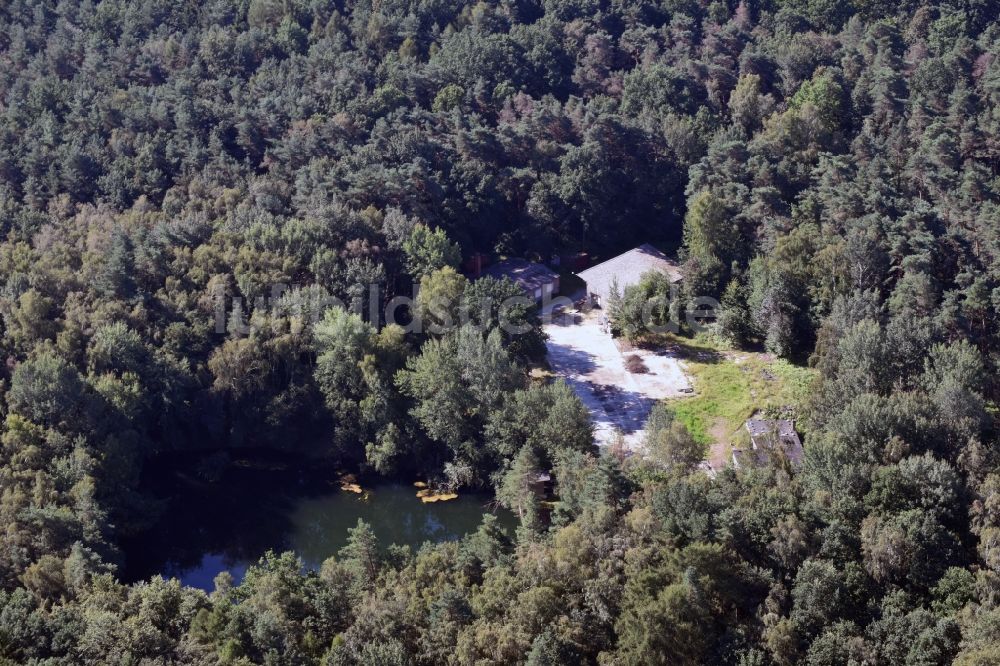 Kamenz von oben - Teich und Grundstück in einem Wald im Osten von Kamenz im Bundesland Sachsen