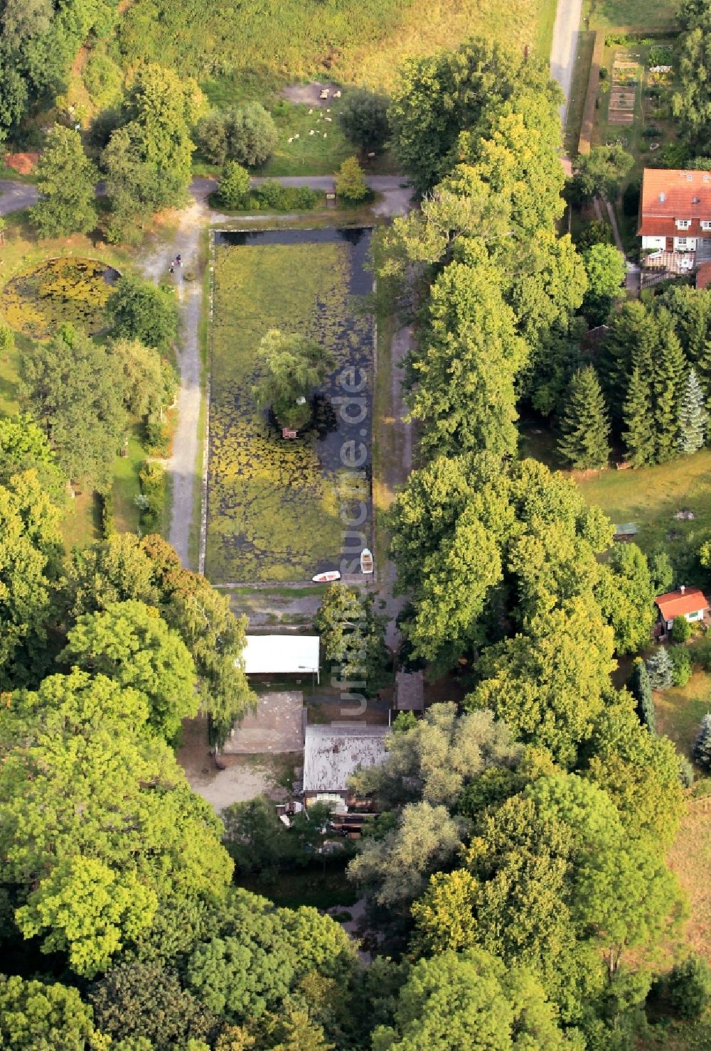 Dingelstädt von oben - Teich im Riethpark in Dingelstädt in Thüringen