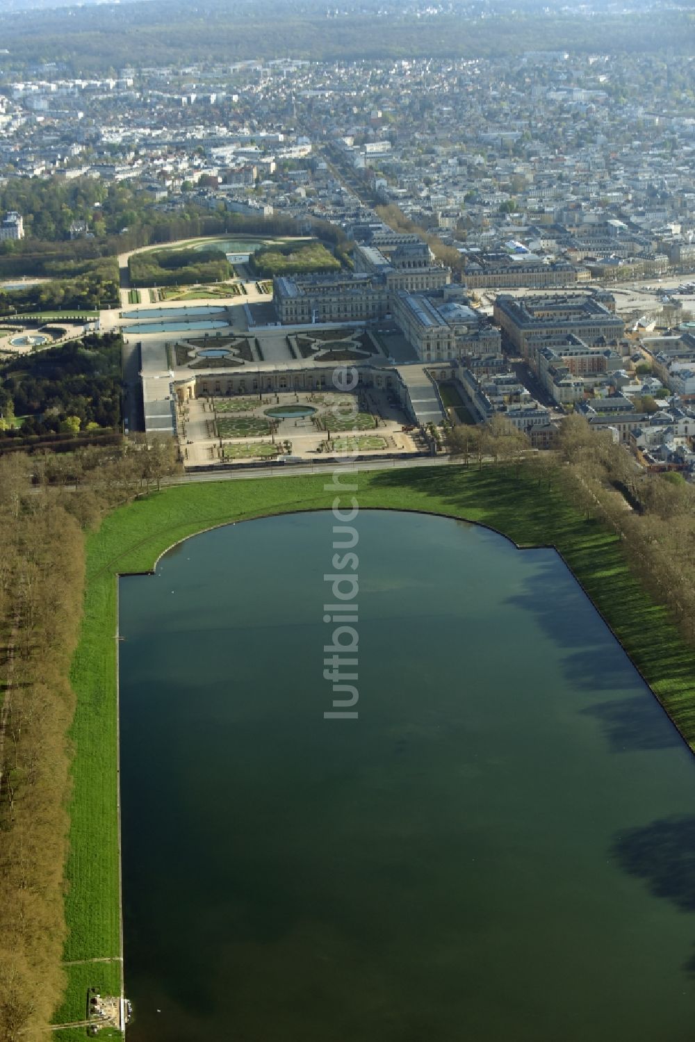 Luftbild Versailles - Teich im Schloßpark von Schloß Versailles in Versailles in Ile-de-France, Frankreich