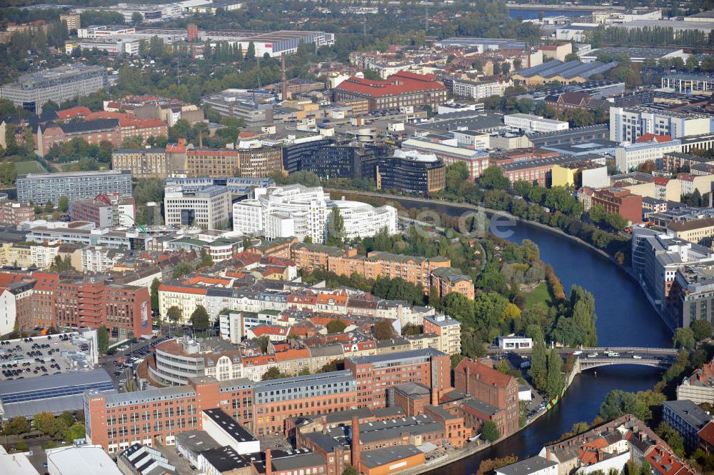 Berlin von oben - Teil von Berlin-Charlottenburg an der Spree