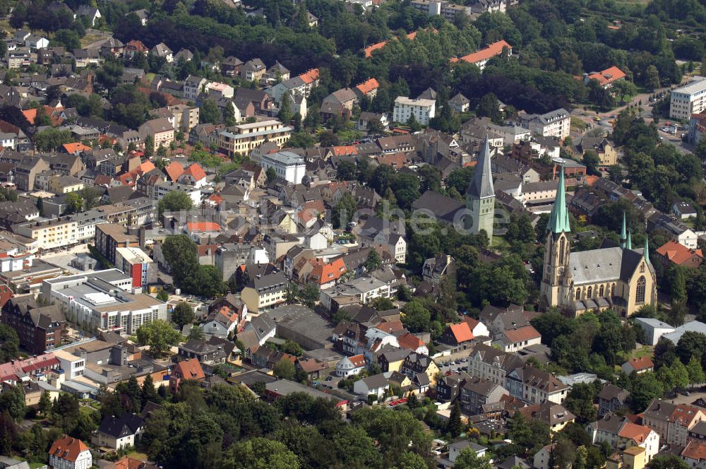 Luftaufnahme Kamen - Teil der Stadt Kamen mit Kirchen