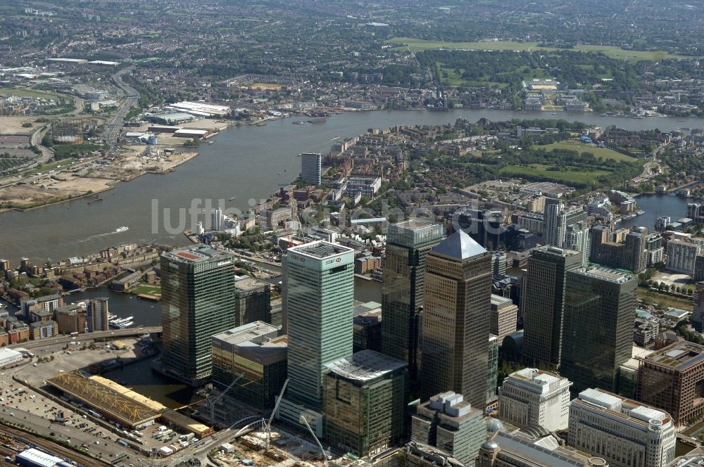 Luftaufnahme Canary Wharf - Teilansicht auf den Bürogebäudekomplex Canary Wharf in London