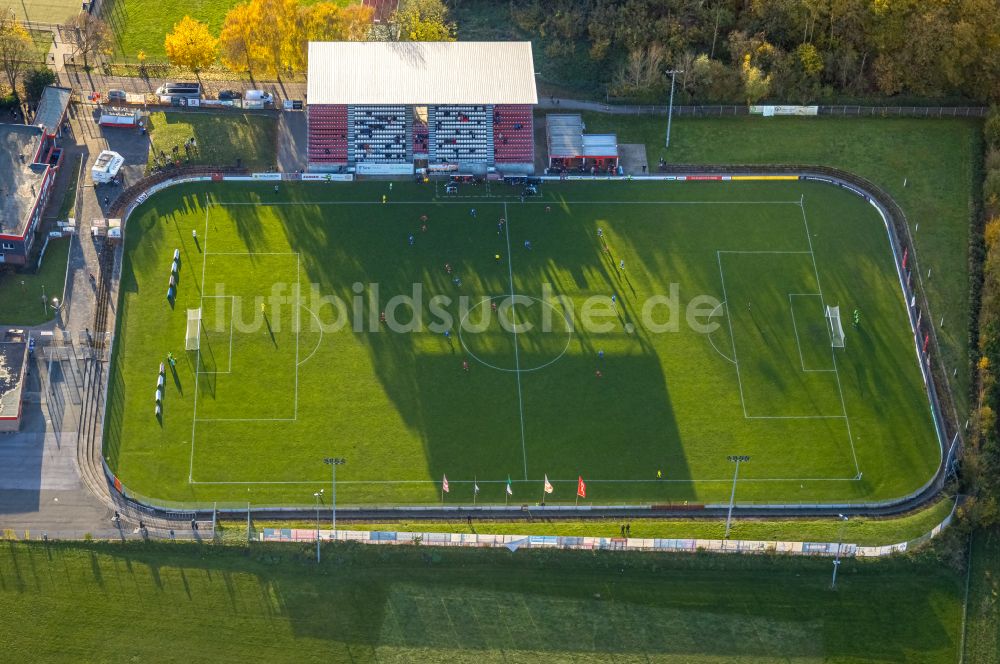 Luftbild Hamm - Teilnehmer des Trainings auf dem Sportgelände des Fußballplatzes im Sportzentrum Ost in Hamm im Bundesland Nordrhein-Westfalen, Deutschland