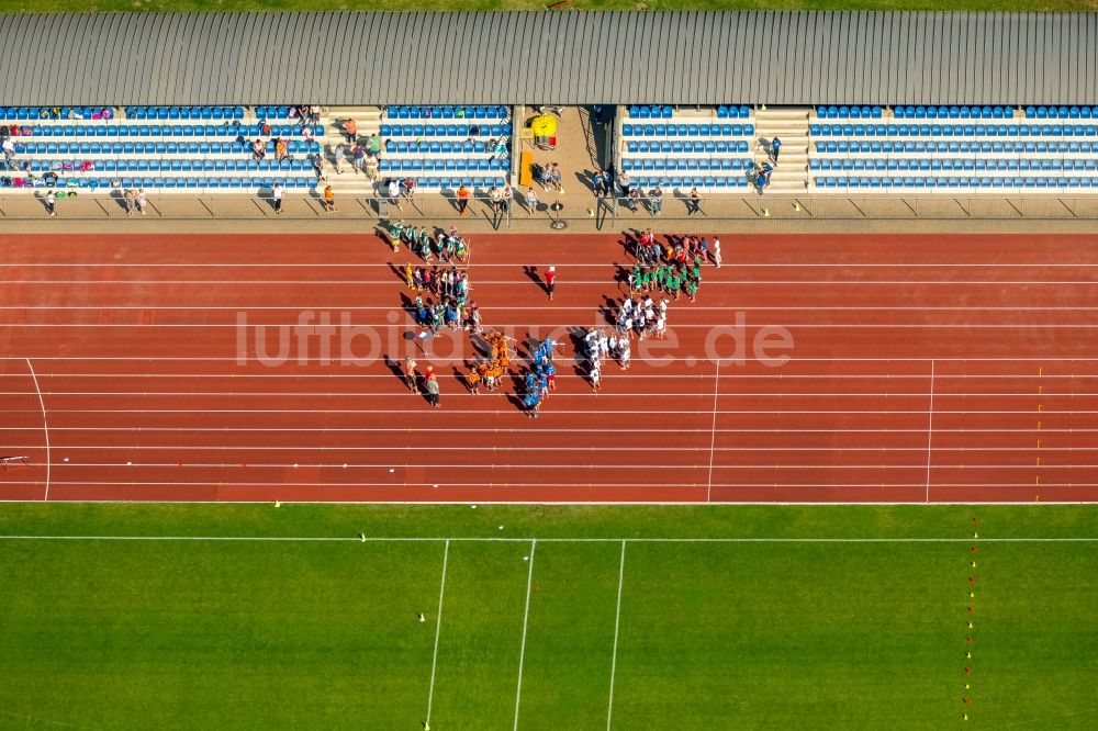 Luftbild Bottrop - Teilnehmer des Trainings auf dem Sportgelände Jahnsportpark in Bottrop im Bundesland Nordrhein-Westfalen, Deutschland