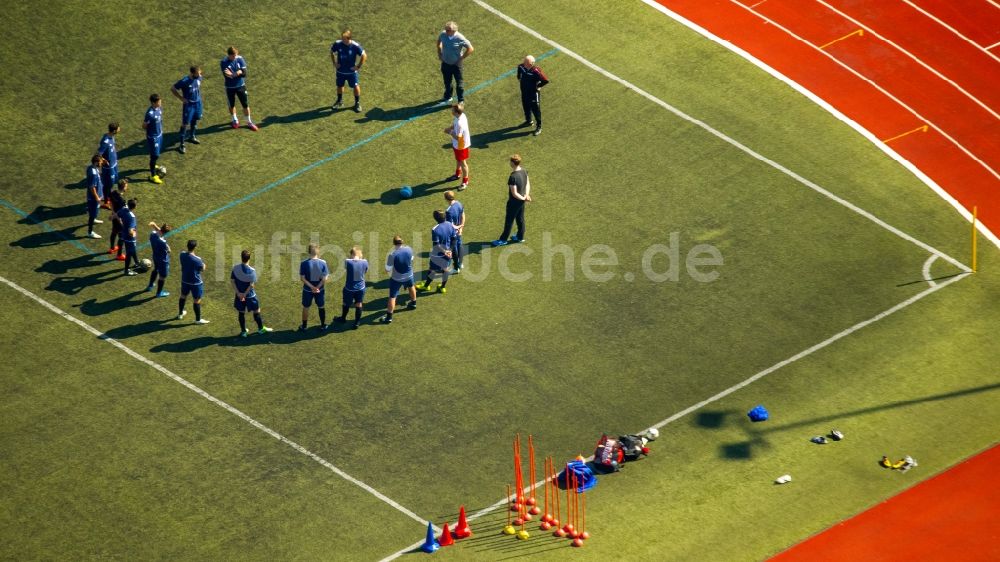 Luftbild Heiligenhaus - Teilnehmer des Trainings auf dem Sportgelände der SSVg 09/12 Heiligenhaus e. V. in Heiligenhaus im Bundesland Nordrhein-Westfalen