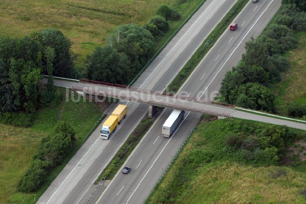 Offenburg aus der Vogelperspektive: Teilstück der Autobahn A5