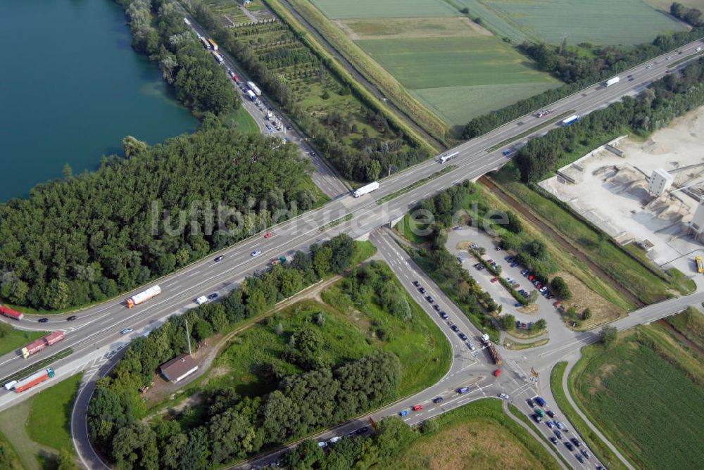 Luftaufnahme Achern - Teilstück der Autobahn A5 mit Abfahrt Achern