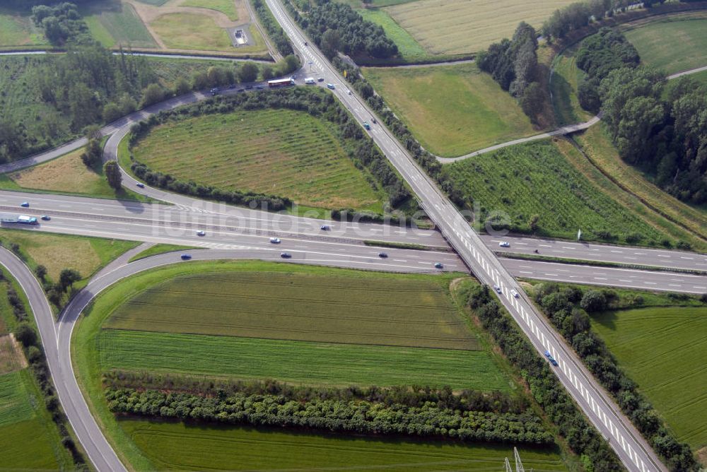 Luftaufnahme Bühl / OT Vimbuch - Teilstück der Autobahn A5 mit der Abfahrt Vimbuch bei Bühl