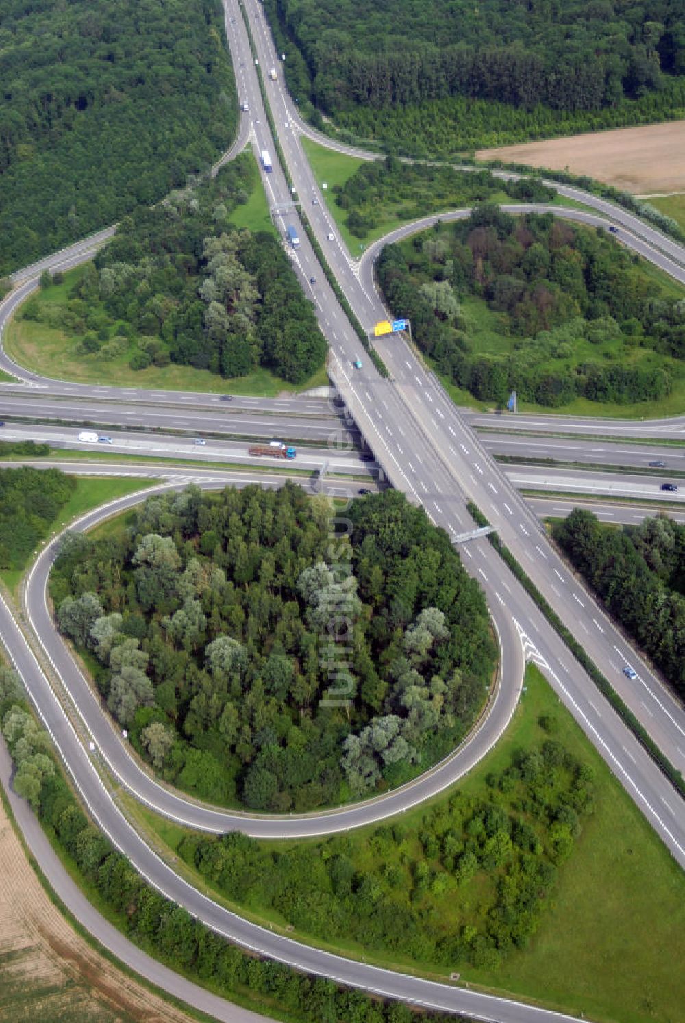 Appenweiler von oben - Teilstück der Autobahn A5 mit dem Autobahnkreuz Appenweier