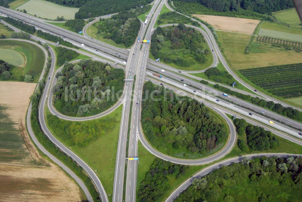 Appenweiler aus der Vogelperspektive: Teilstück der Autobahn A5 mit dem Autobahnkreuz Appenweier