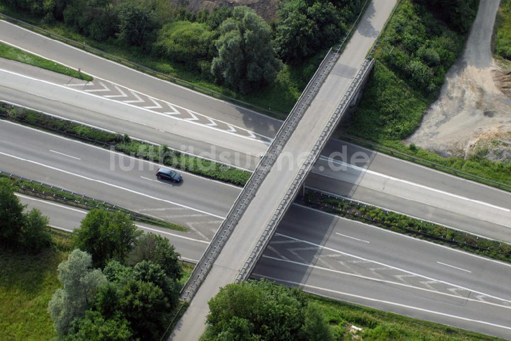 Appenweier aus der Vogelperspektive: Teilstück der Autobahn A5 mit einer Brücke nahe Appenweier