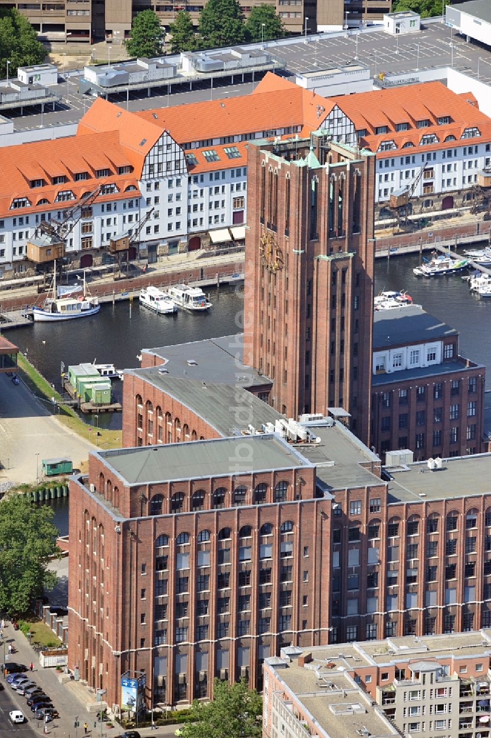 Berlin aus der Vogelperspektive: Tempelhofer Hafen in Berlin