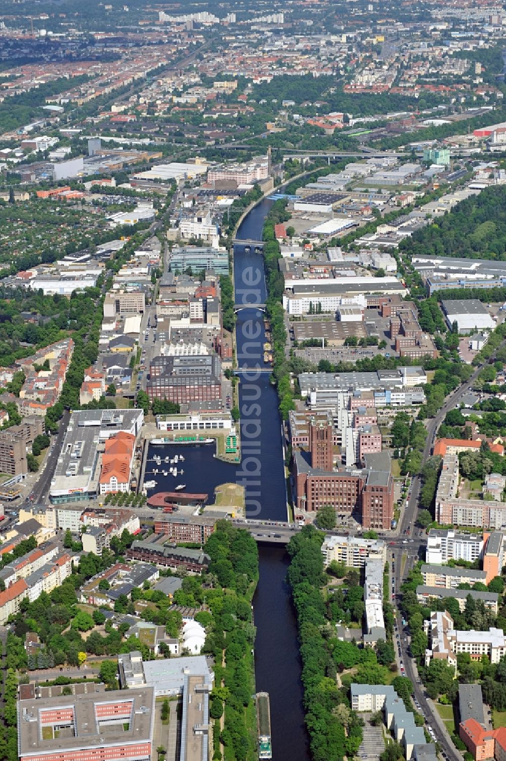 Berlin von oben - Tempelhofer Hafen in Berlin