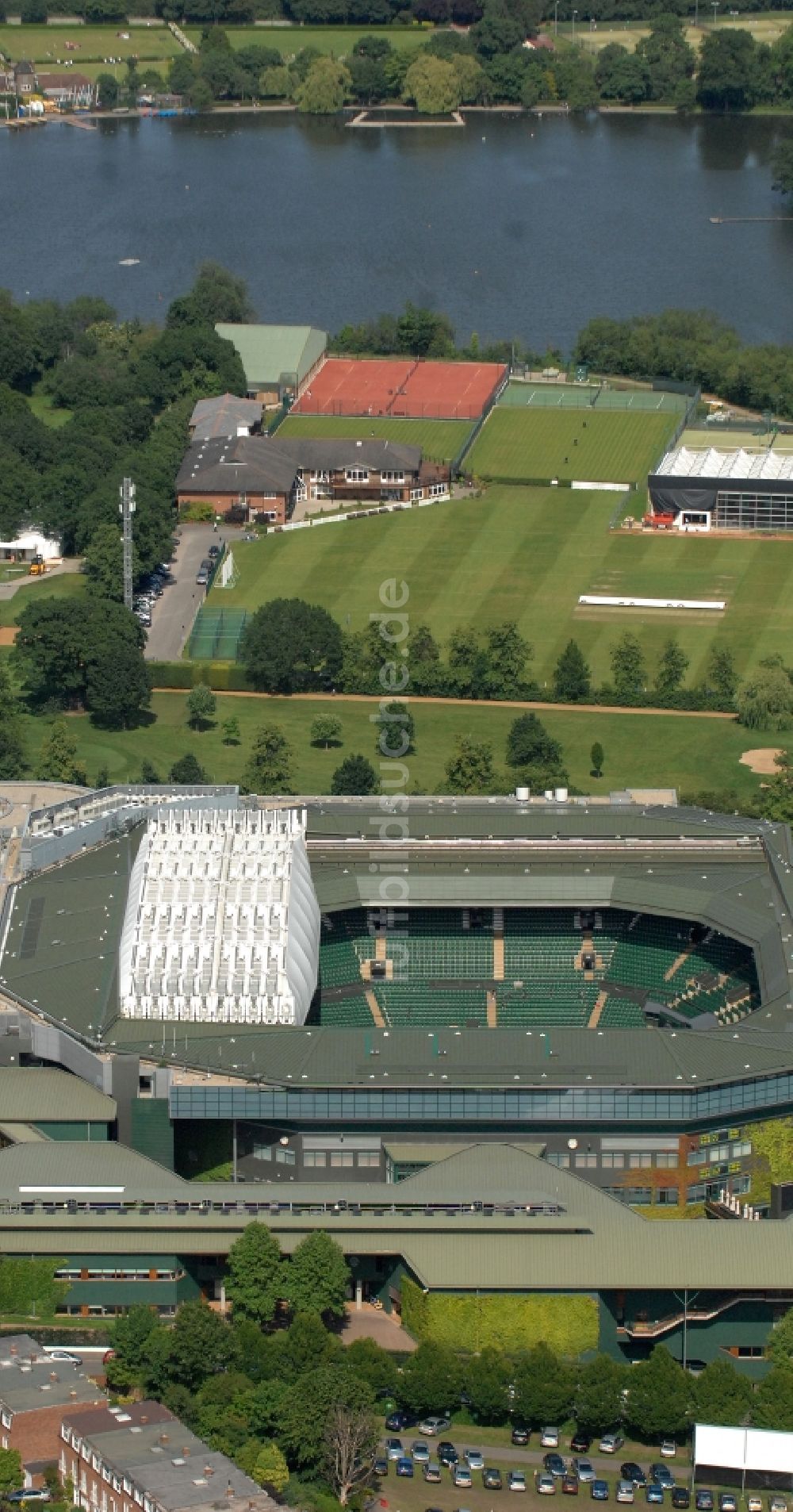 London aus der Vogelperspektive: Tennis Court Wimbledon Austragungsort Olympia 2012 in London in Großbritannien