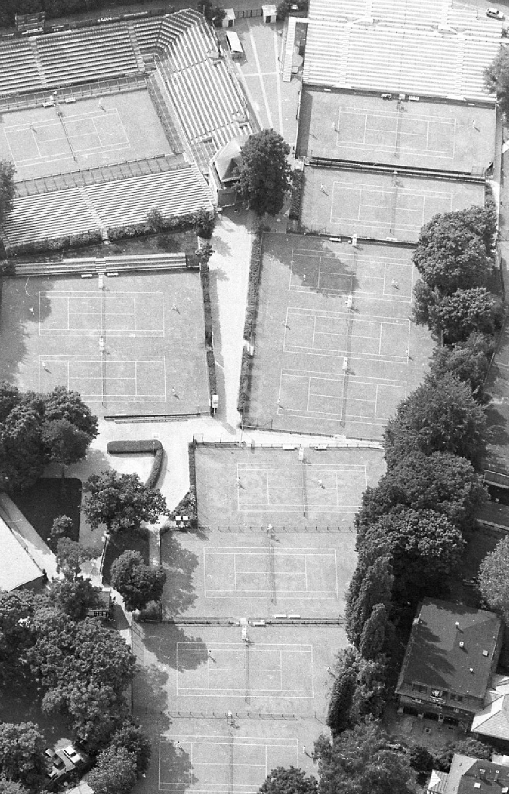 Berlin von oben - Tennisplatz Lawn-Tennis-Turnier-Club Rot-Weiß e.V. in Berlin, Deutschland