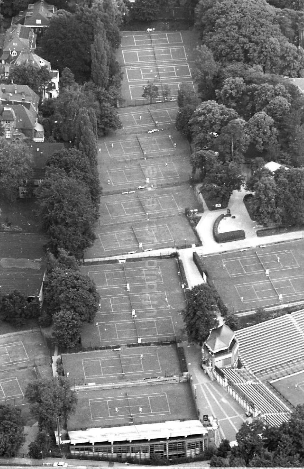 Luftaufnahme Berlin - Tennisplatz Lawn-Tennis-Turnier-Club Rot-Weiß e.V. in Berlin, Deutschland