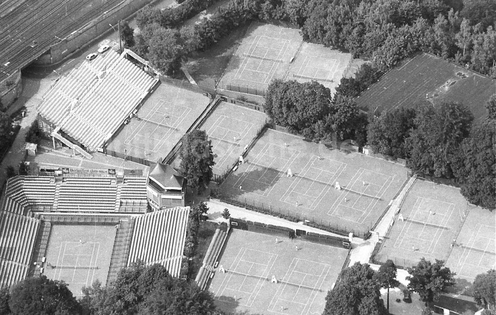 Luftaufnahme Berlin - Tennisplatz Lawn-Tennis-Turnier-Club Rot-Weiß e.V. in Berlin, Deutschland