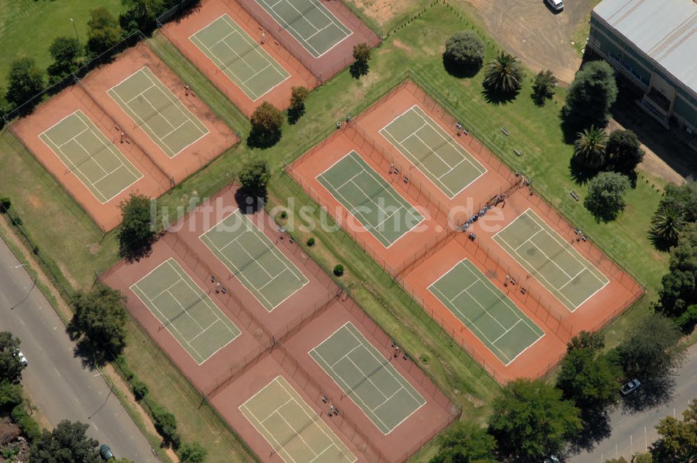 BLOEMFONTEIN aus der Vogelperspektive: Tennisplätze am Cevrolet Park in Bloemfontein, Südafrika