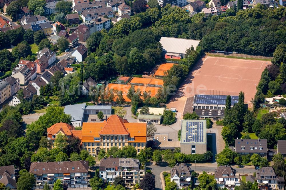 Luftbild Hattingen - Tennisplätze und Sportplatz am Gymnasium Waldstraße in Hattingen im Bundesland Nordrhein-Westfalen