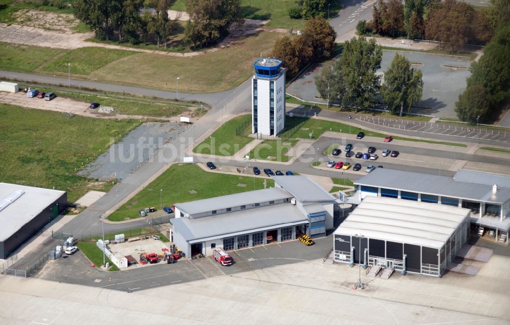 Luftaufnahme Cochstedt - Terminal und Rollfeld des Flughafen Cochstedt im Bundesland Sachsen-Anhalt