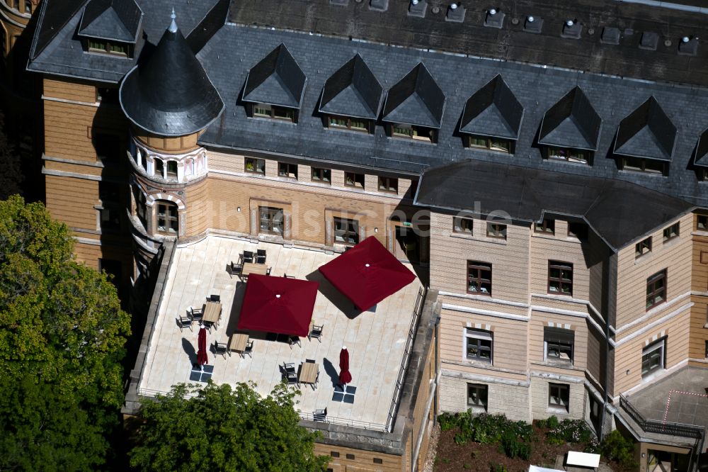 Luftaufnahme Braunschweig - Terrasse des Wohnheim Wohnpflegeheim - Gebäude Senioren- und Pflegezentrum St. Vinzenz in Braunschweig im Bundesland Niedersachsen, Deutschland