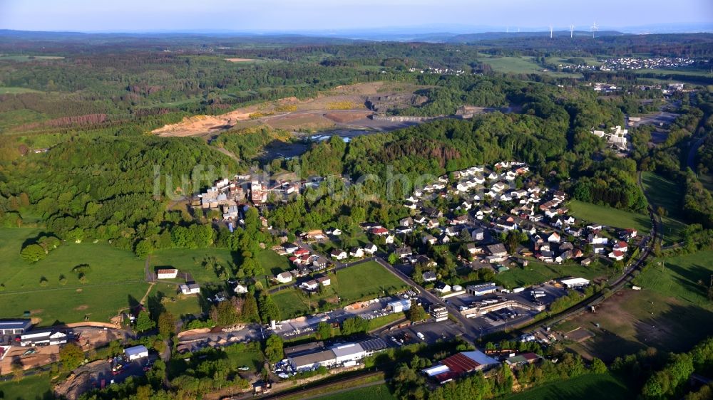 Enspel aus der Vogelperspektive: Tertiär- und Industrie-Erlebnispark Stöffel in Enspel im Bundesland Rheinland-Pfalz, Deutschland