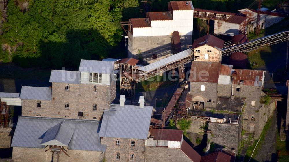 Enspel aus der Vogelperspektive: Tertiär- und Industrie-Erlebnispark Stöffel in Enspel im Bundesland Rheinland-Pfalz, Deutschland