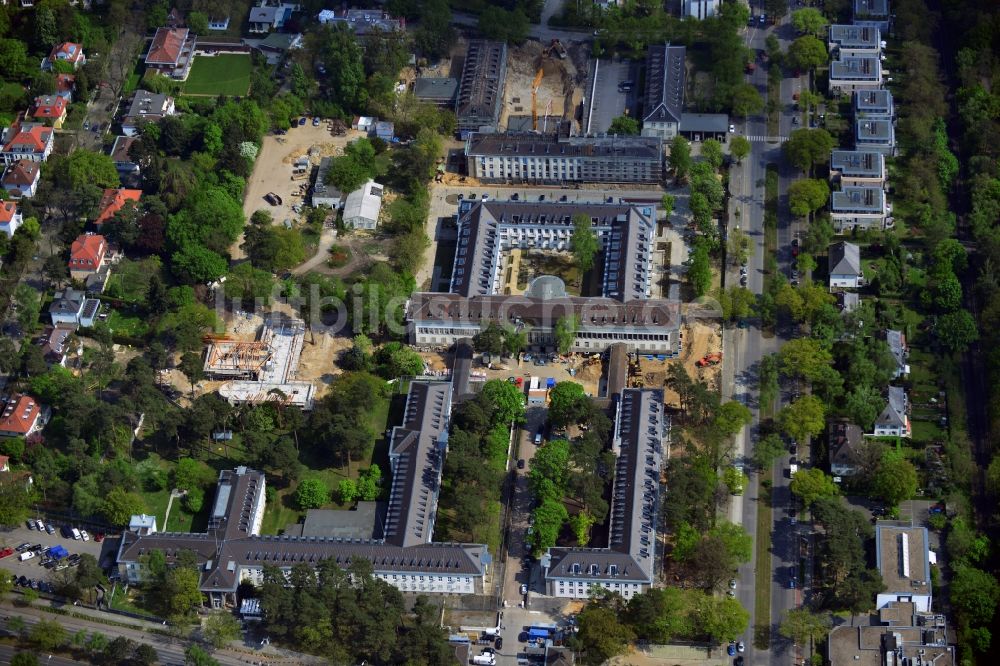 Luftbild Berlin - The metropolitan gardens Immobilienareal an der Clayallee im ORtsteil Dahlem von Berlin